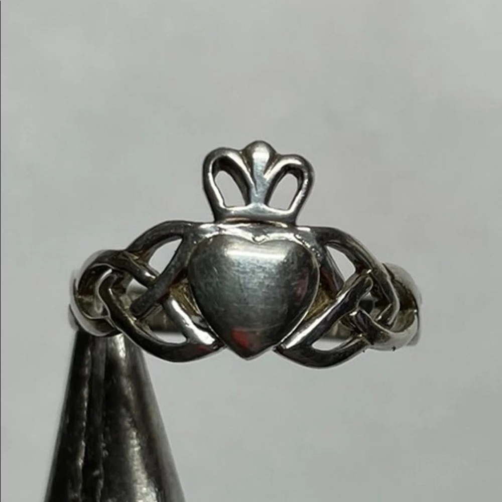 SS Claddagh ring